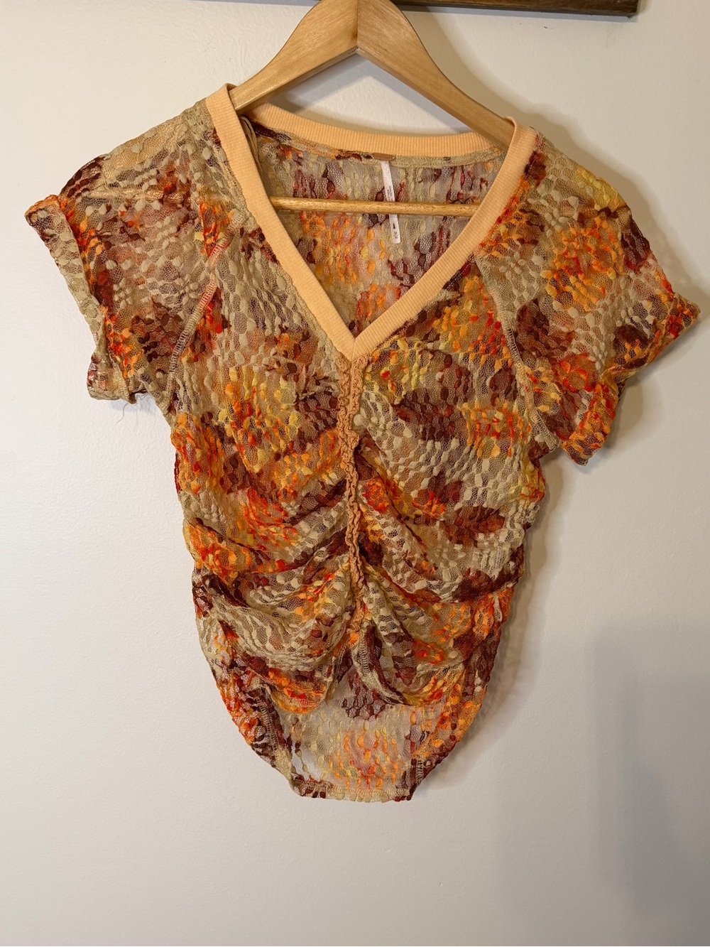 Free People Women’s Floral Lace Ruched Top Size Medium Tan Orange Brown Boho